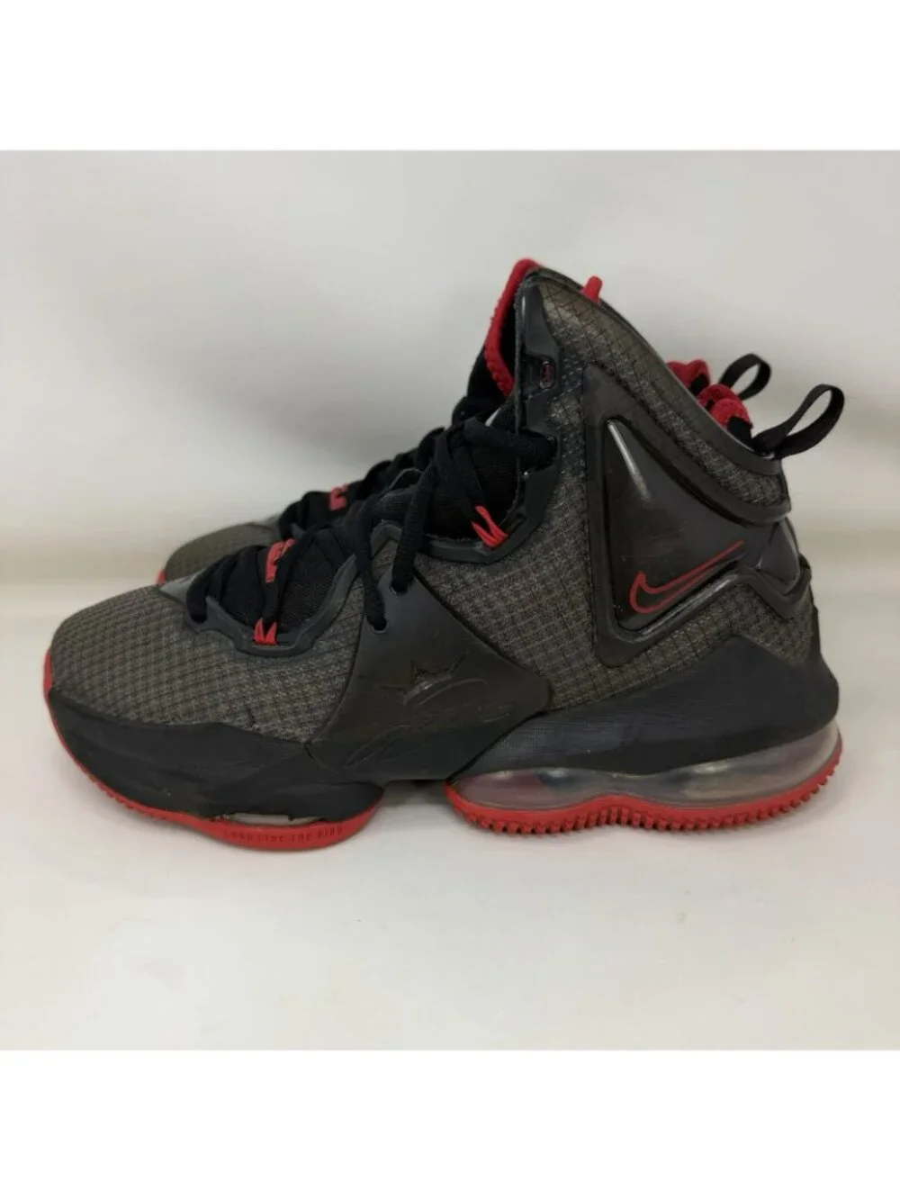 Nike Lebron 19 XIX Basketball Shoes Black Red Size 6Y / Women’s Size 7.5